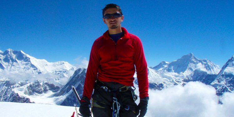 Akshay Nanavati survived drug addiction, war, PTSD, and alcoholism - and he's here to teach you a thing or two about fear.