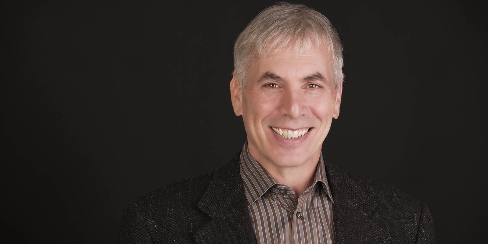 The world’s leading authority on the application of genius thinking to personal and organizational development, Michael Gelb is a pioneer in the fields of creative thinking, executive coaching, and innovative leadership.