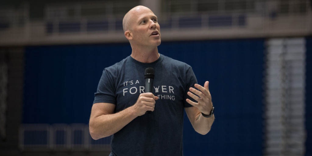 Jon Vroman inspires others to Live Life In The Front Row™ by teaching the art of moment making. He is an award-winning speaker, #1 bestselling author of The Front Row Factor, podcast host and founder of Front Row Foundation, a charity creating front row experiences for individuals who brave life-threatening illnesses.