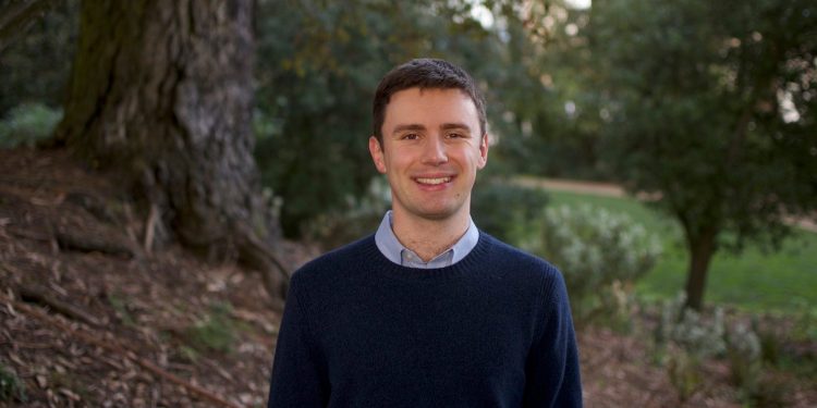 In this episode with Benjamin Spall, co-author of My Morning Routine: How Successful People Start Every Day Inspired, we dive deeply into morning routines.